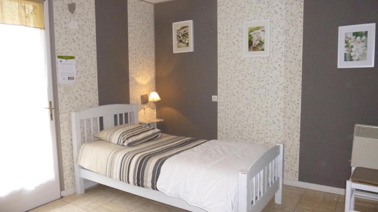 Les Garennes Bed & Breakfast Favieres  Ngoại thất bức ảnh